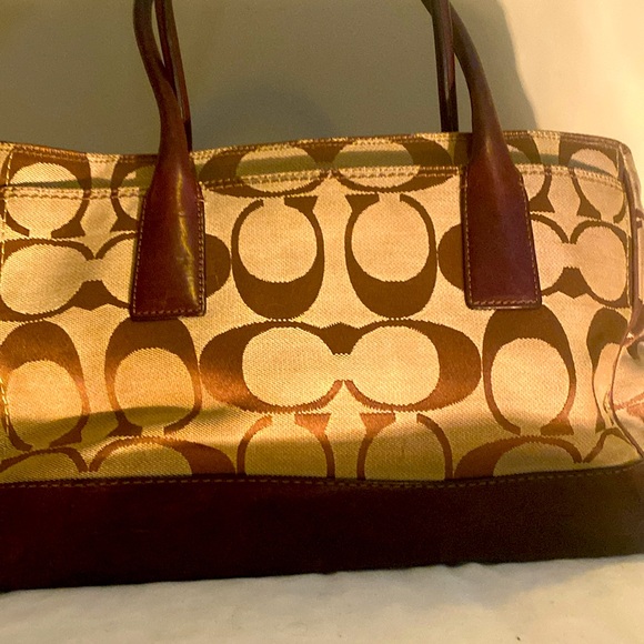 Coach Classic - Picture 8 of 11